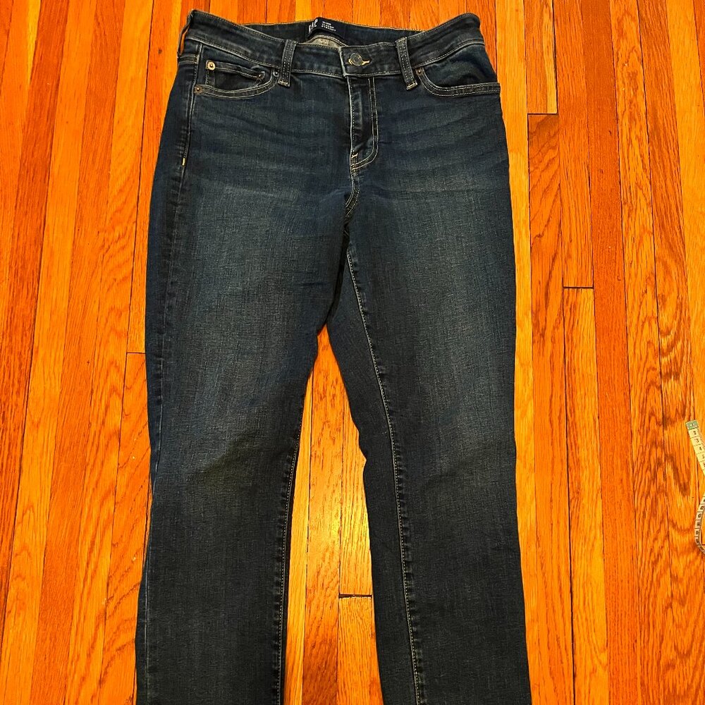 Gap Classic Straight Jeans – Dark Wash – 10/30S